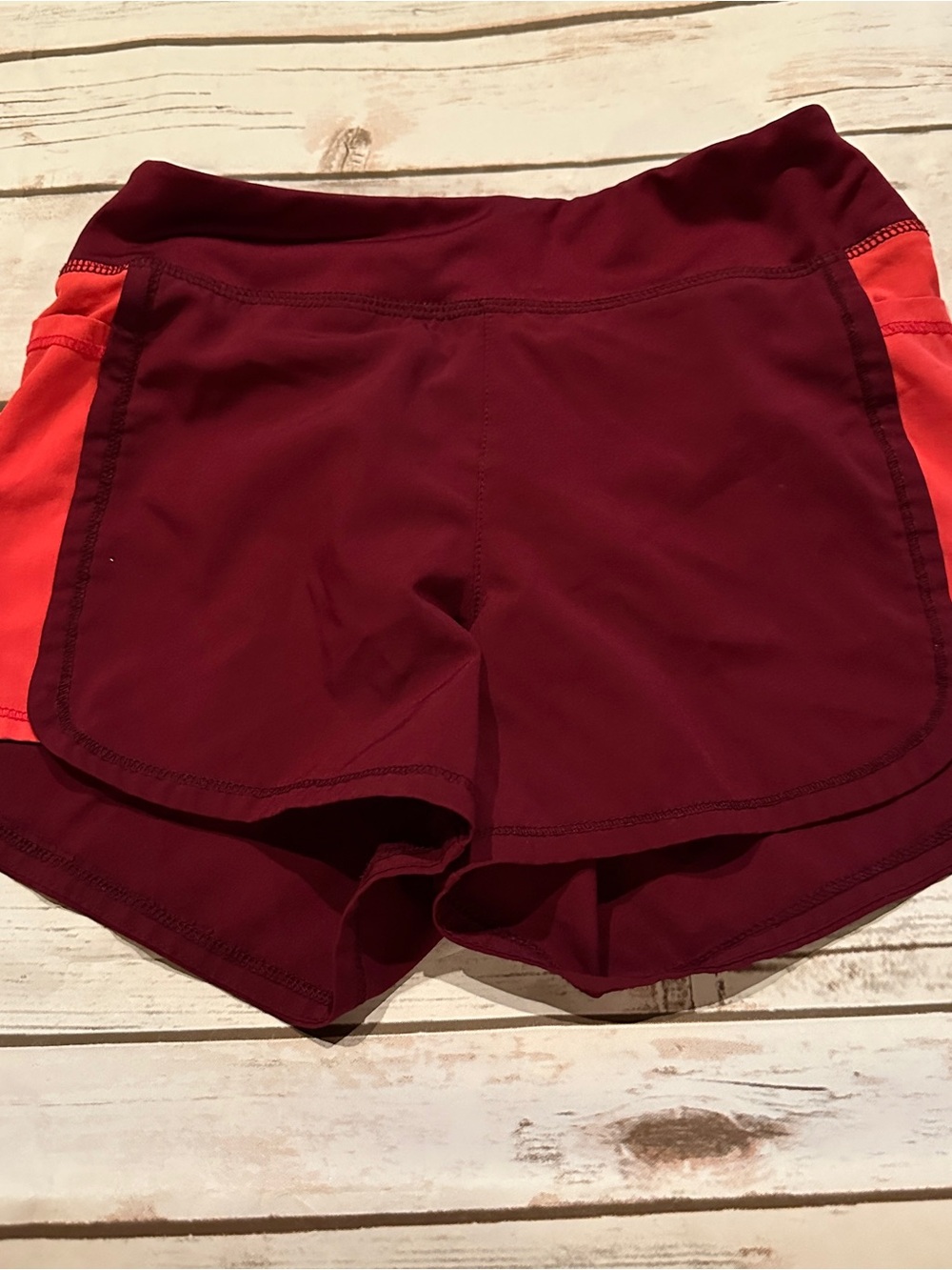 Old navy active burgundy shorts vguc 8y